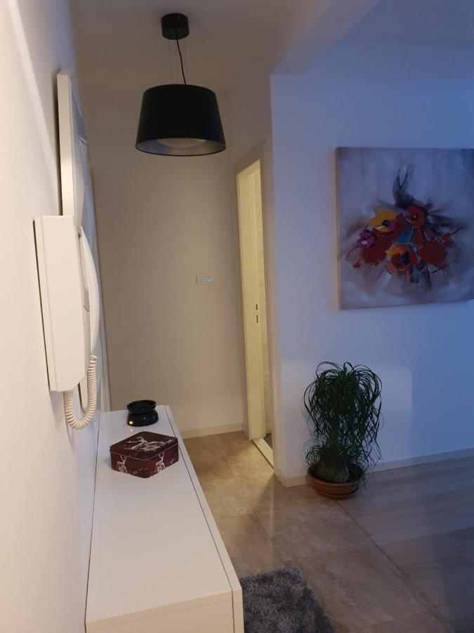 Adela Apartments 3 Morska Vila สปลิท ภายนอก รูปภาพ