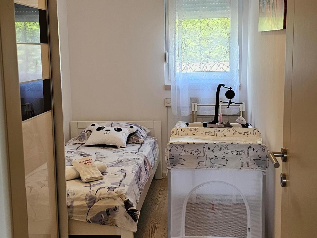 Adela Apartments 3 Morska Vila สปลิท ภายนอก รูปภาพ